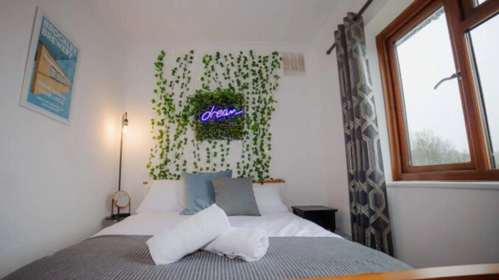 Carden Hill House - 4 Bedrooms - Sleeps 9 - Free Parking - Games Room - Ideal For Contractors, Families And Large Groups Brighton