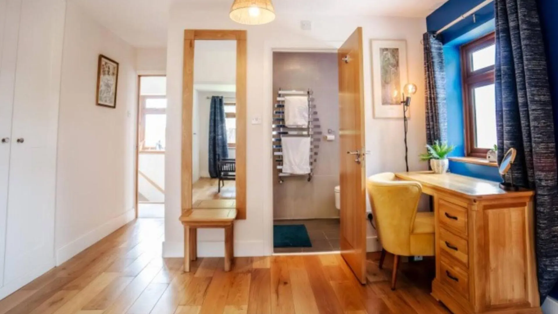 Carden Hill House - 4 Bedrooms - Sleeps 9 - Free Parking - Games Room - Ideal For Contractors, Families And Large Groups Brighton