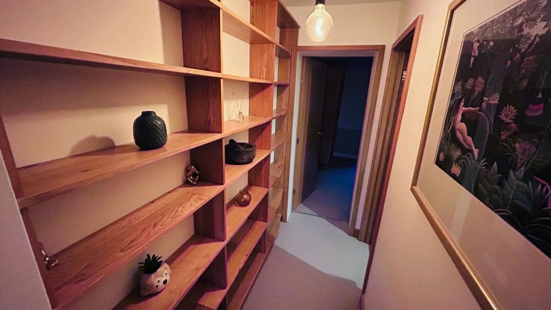 Carden Hill House - 4 Bedrooms - Sleeps 9 - Free Parking - Games Room - Ideal For Contractors, Families And Large Groups Brighton Holiday home